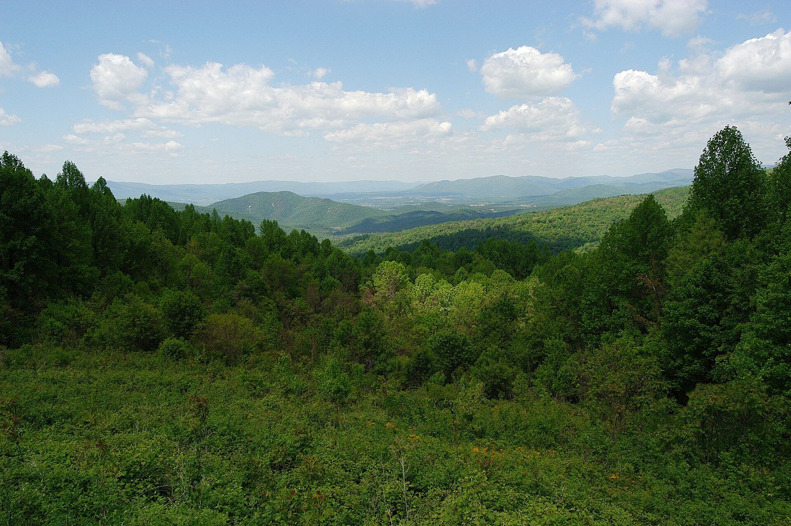 2005-05-21 14-30-58 Eaton Hollow Overlook from Skyline Dr Shenandoah National Park VA